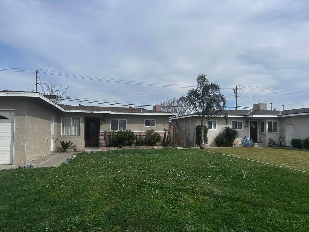 House for rent at 400 Teakwood Dr, Bakersfield, CA 93308