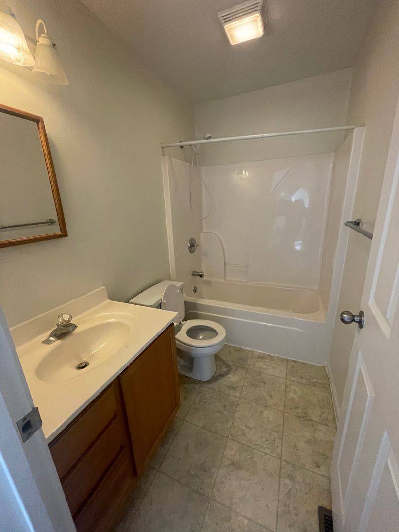 Apartment for rent at 203 Anna St, Saint James, MO 65559
