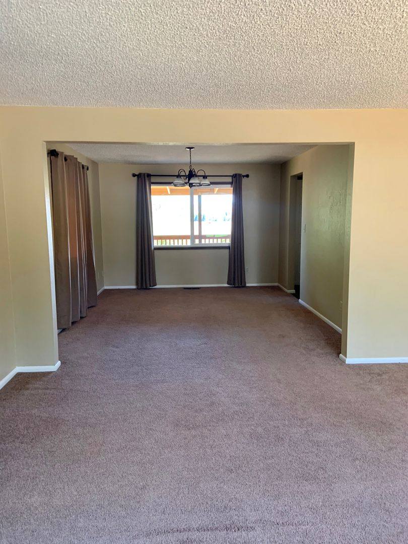 House for rent at 208 Iowa St, Klamath Falls, OR 97601