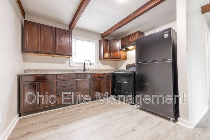 Apartment for rent at 3088 Grasmere Ave, Columbus, OH 43224