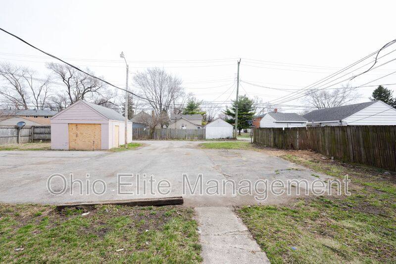 Apartment for rent at 3088 Grasmere Ave, Columbus, OH 43224
