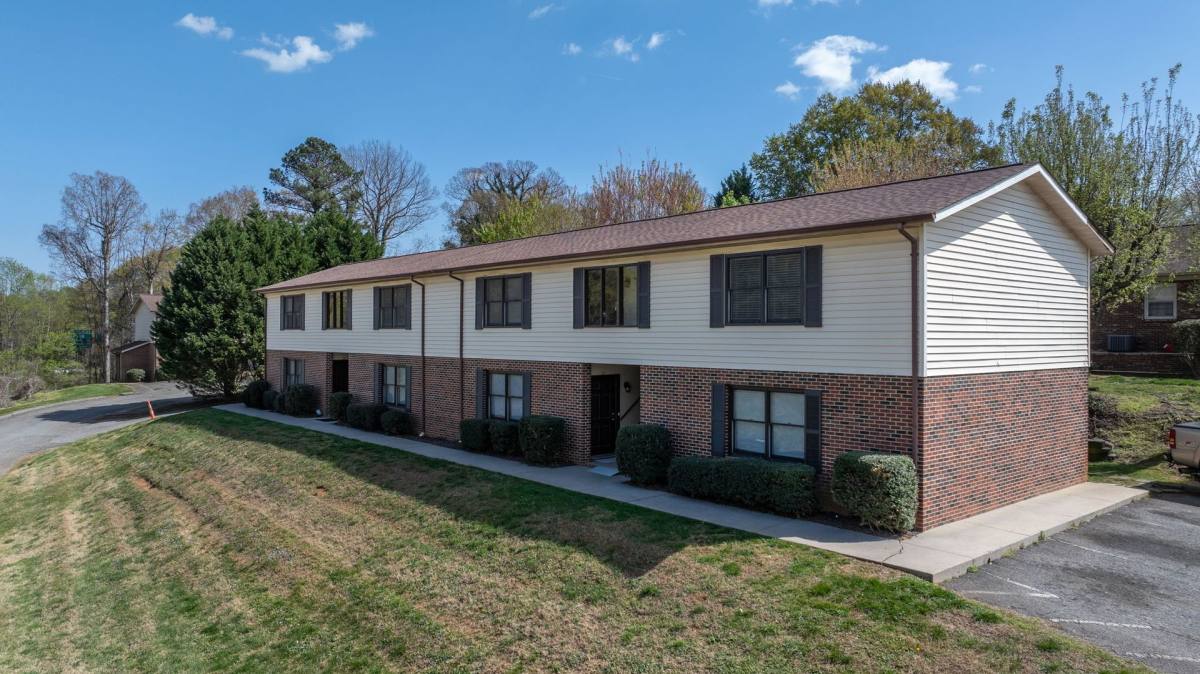 Apartment for rent at 525 12th St SW #25, Hickory, NC 28602