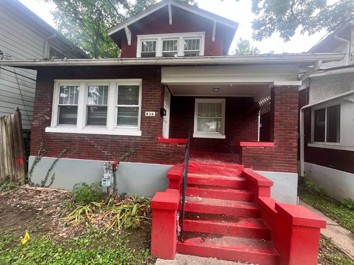 Apartment for rent at 836 S 41st St, Louisville, KY 40211