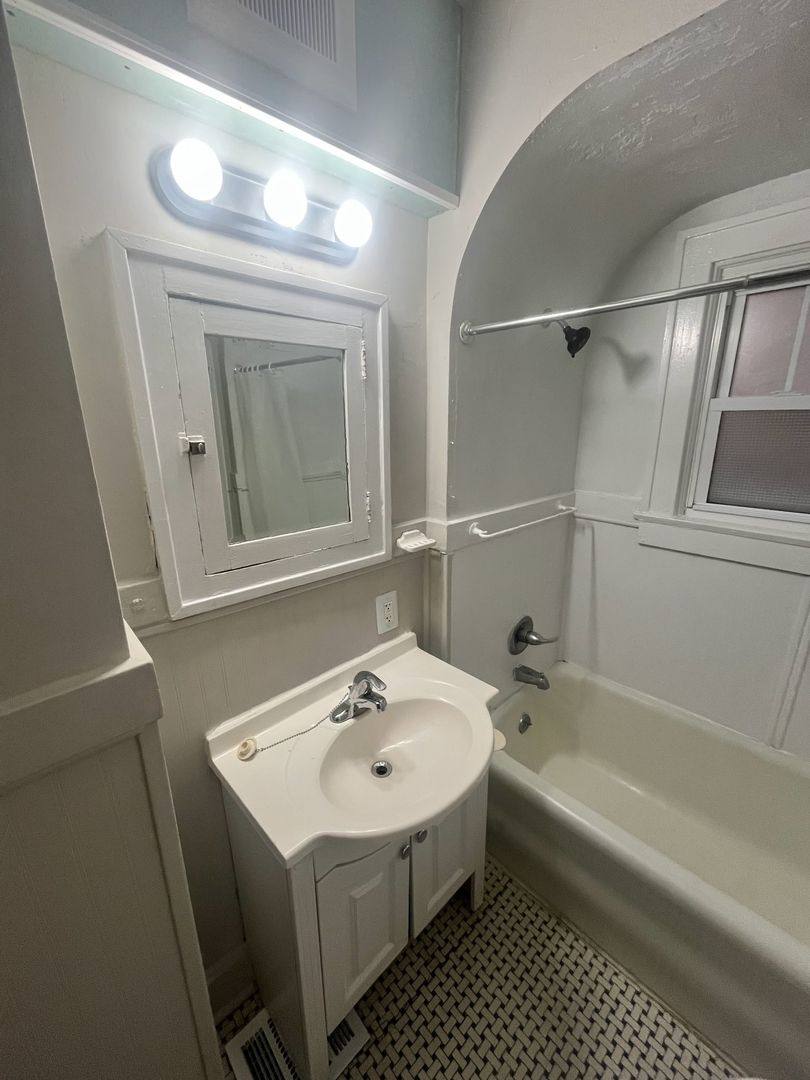 Apartment for rent at 836 S 41st St, Louisville, KY 40211