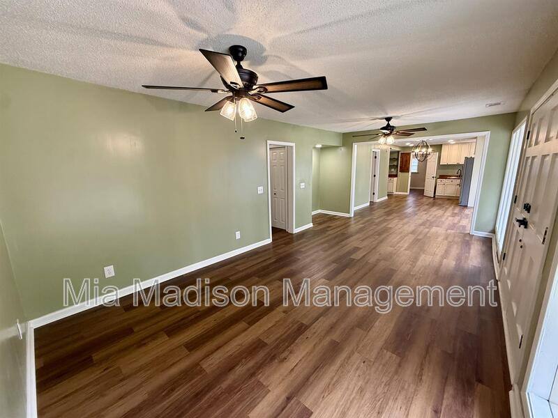 House for rent at 2233 E Derenne Ave, Savannah, GA 31406