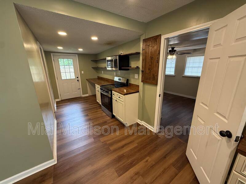 House for rent at 2233 E Derenne Ave, Savannah, GA 31406