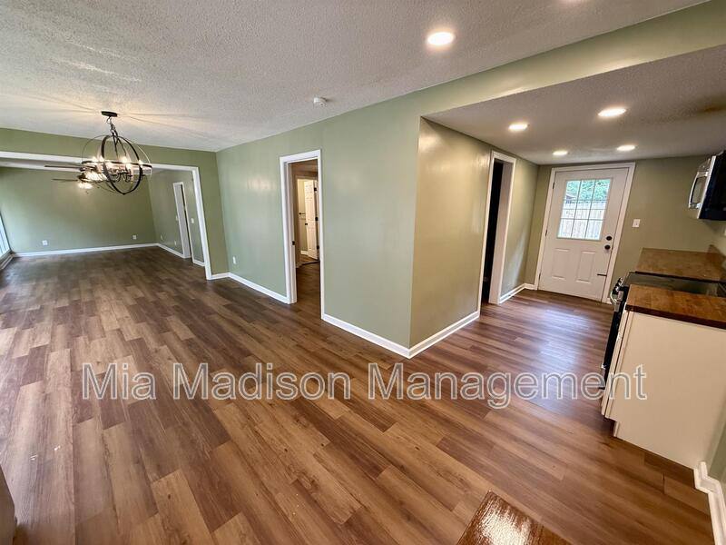 House for rent at 2233 E Derenne Ave, Savannah, GA 31406