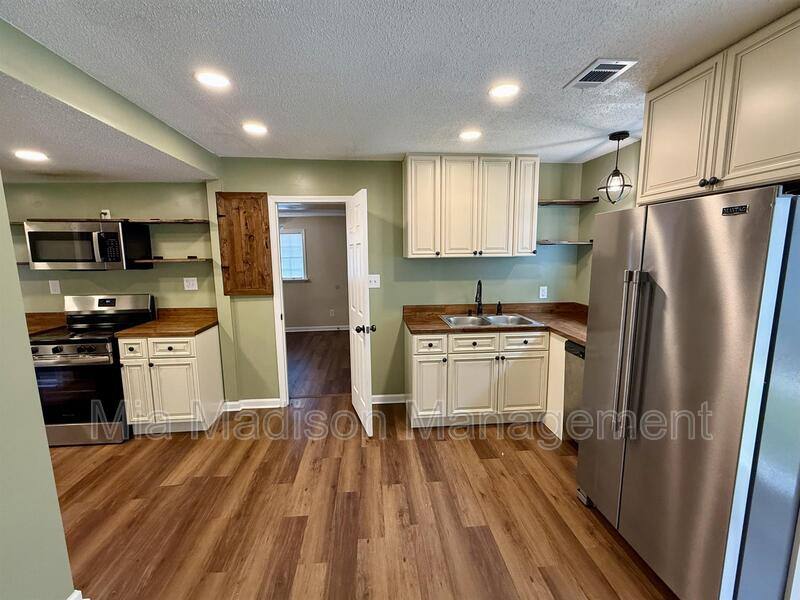House for rent at 2233 E Derenne Ave, Savannah, GA 31406