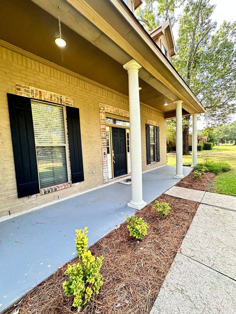 House for rent at 297 Old Palmetto Rd, Benton, LA 71006