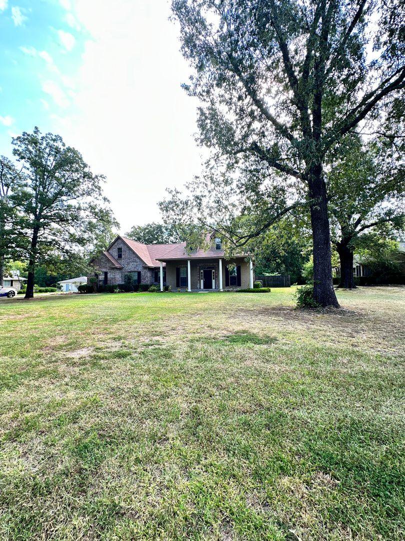 House for rent at 297 Old Palmetto Rd, Benton, LA 71006