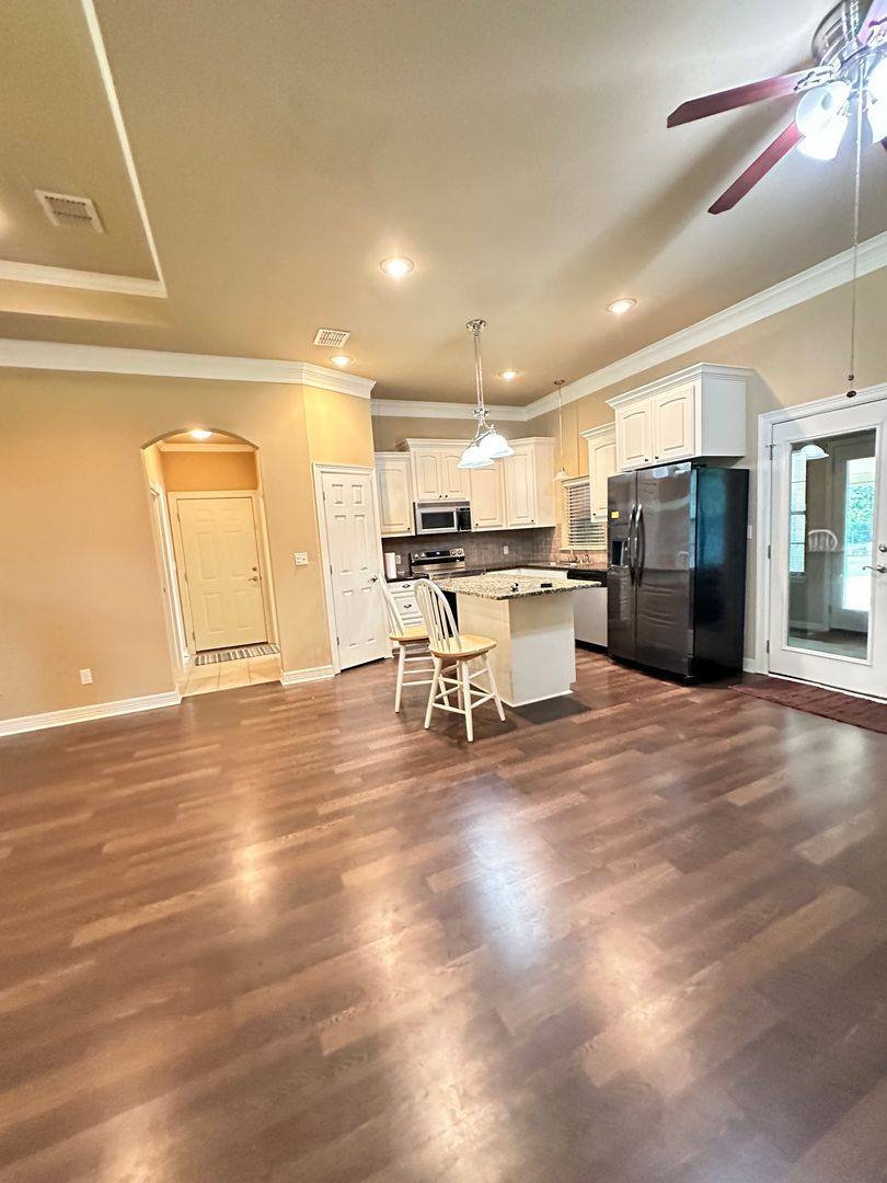 House for rent at 297 Old Palmetto Rd, Benton, LA 71006