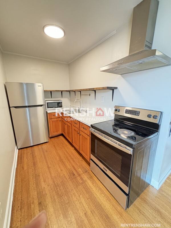 Apartment for rent at 3476 Spottswood Ave #102, Memphis, TN 38111