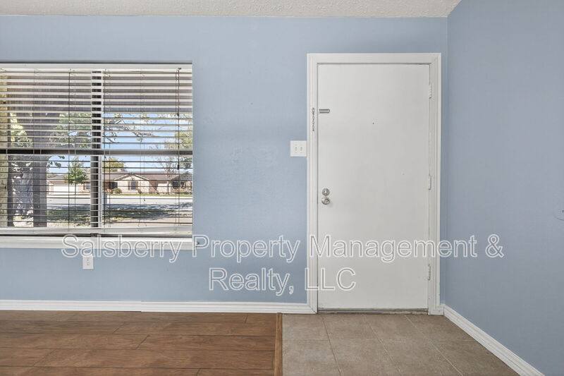 House for rent at 1113 Gifford Dr, Granbury, TX 76048
