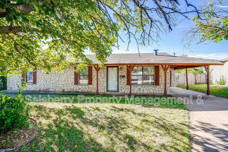 House for rent at 1113 Gifford Dr, Granbury, TX 76048