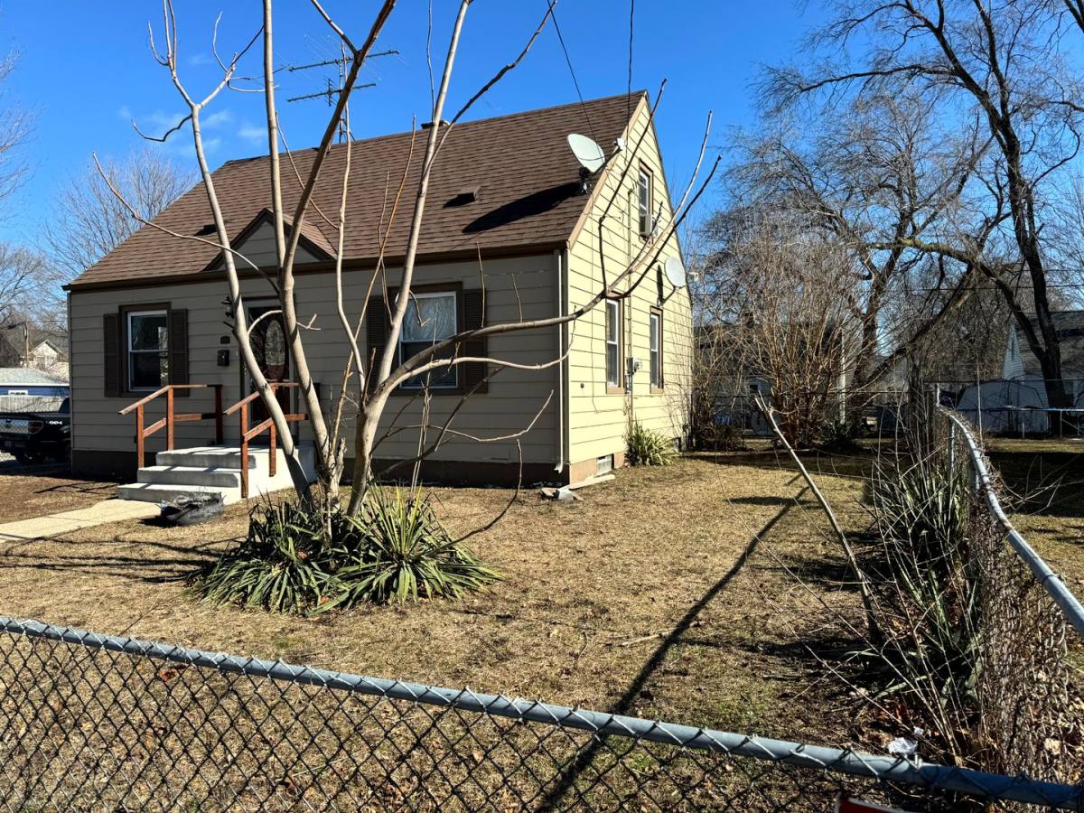 House for rent at 6703 16th Ave, Kenosha, WI 53143