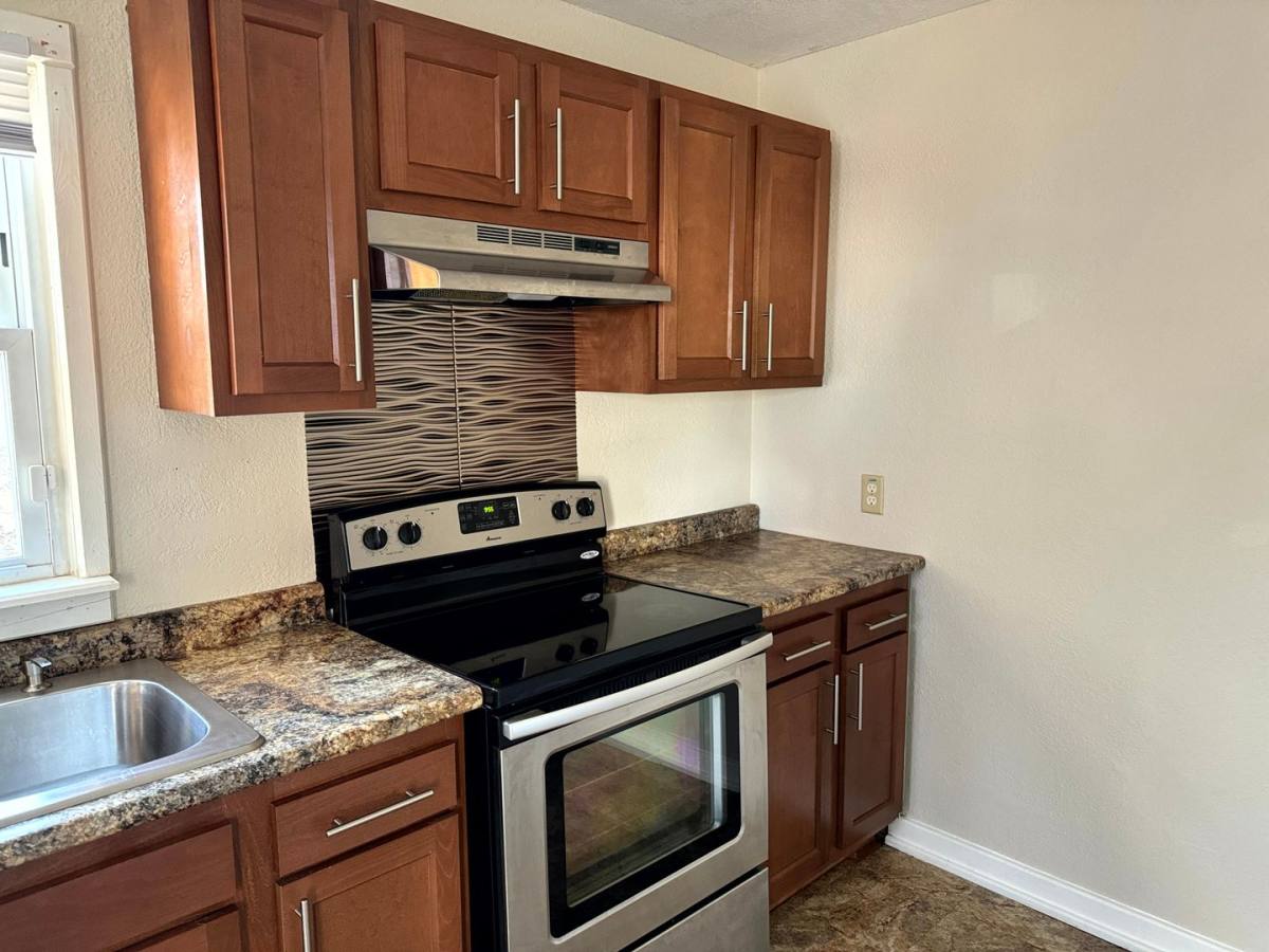 House for rent at 6703 16th Ave, Kenosha, WI 53143