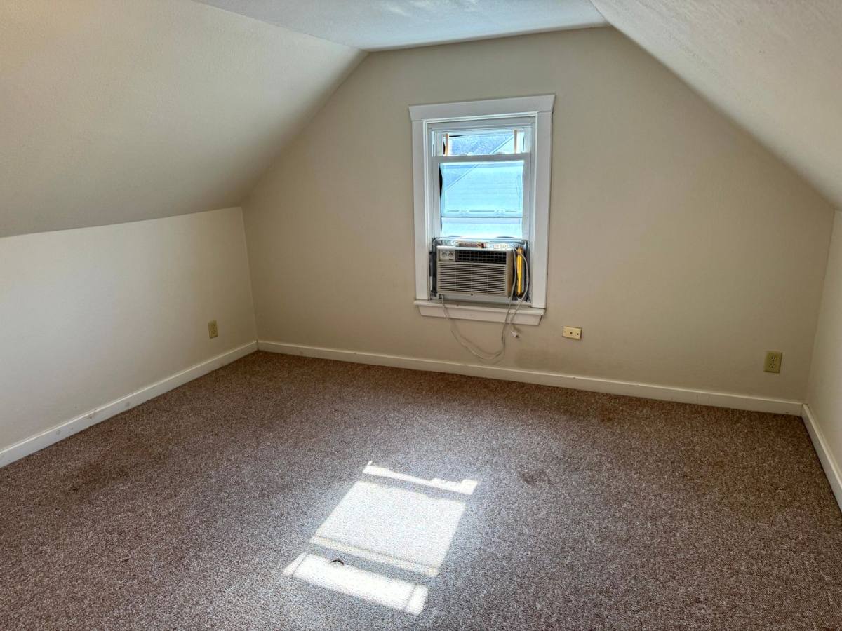 House for rent at 6703 16th Ave, Kenosha, WI 53143