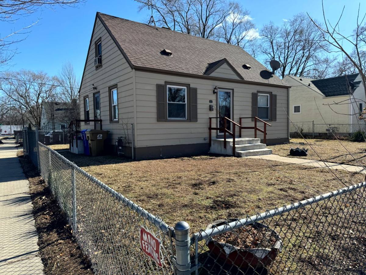 House for rent at 6703 16th Ave, Kenosha, WI 53143