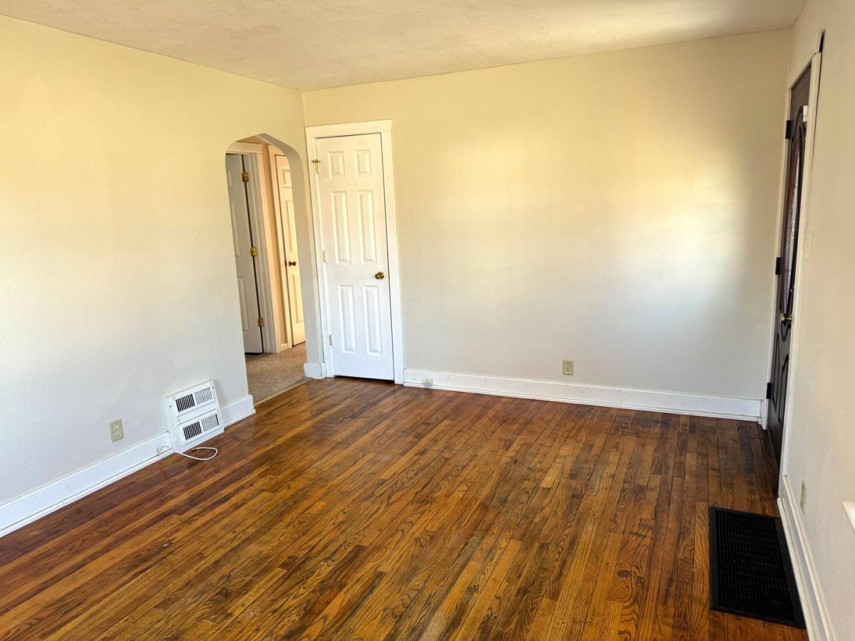 House for rent at 6703 16th Ave, Kenosha, WI 53143