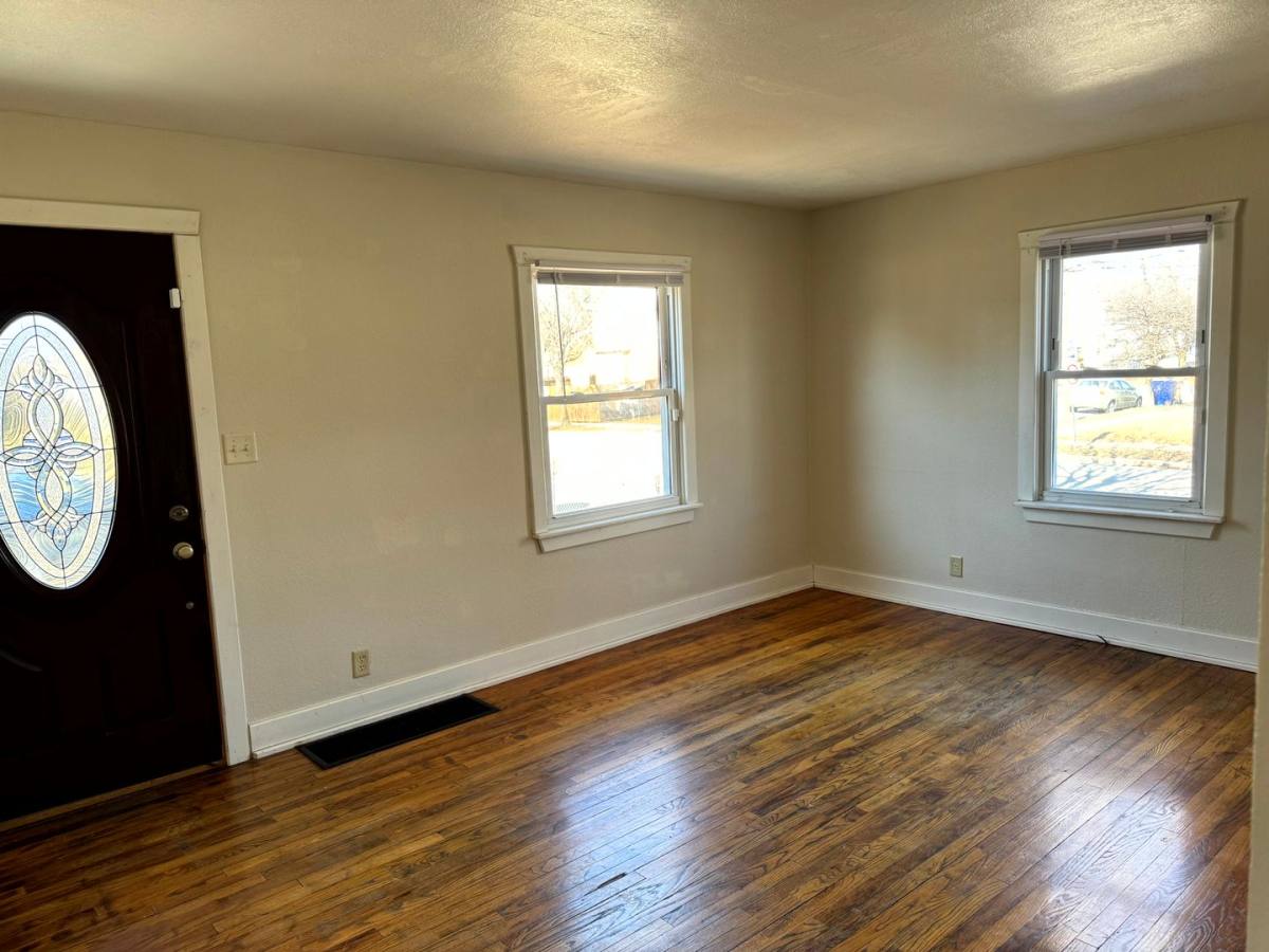 House for rent at 6703 16th Ave, Kenosha, WI 53143