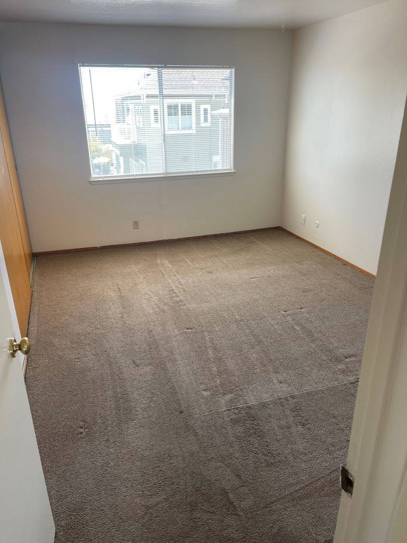 Apartment for rent at 1158 Park Ave, Alameda, CA 94501