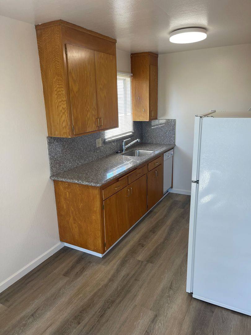 Apartment for rent at 1158 Park Ave, Alameda, CA 94501