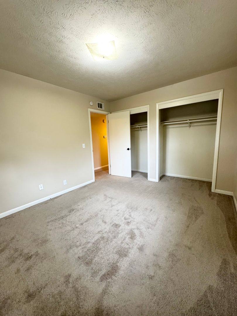 Apartment for rent at 4802 Underwood Ave, Omaha, NE 68132