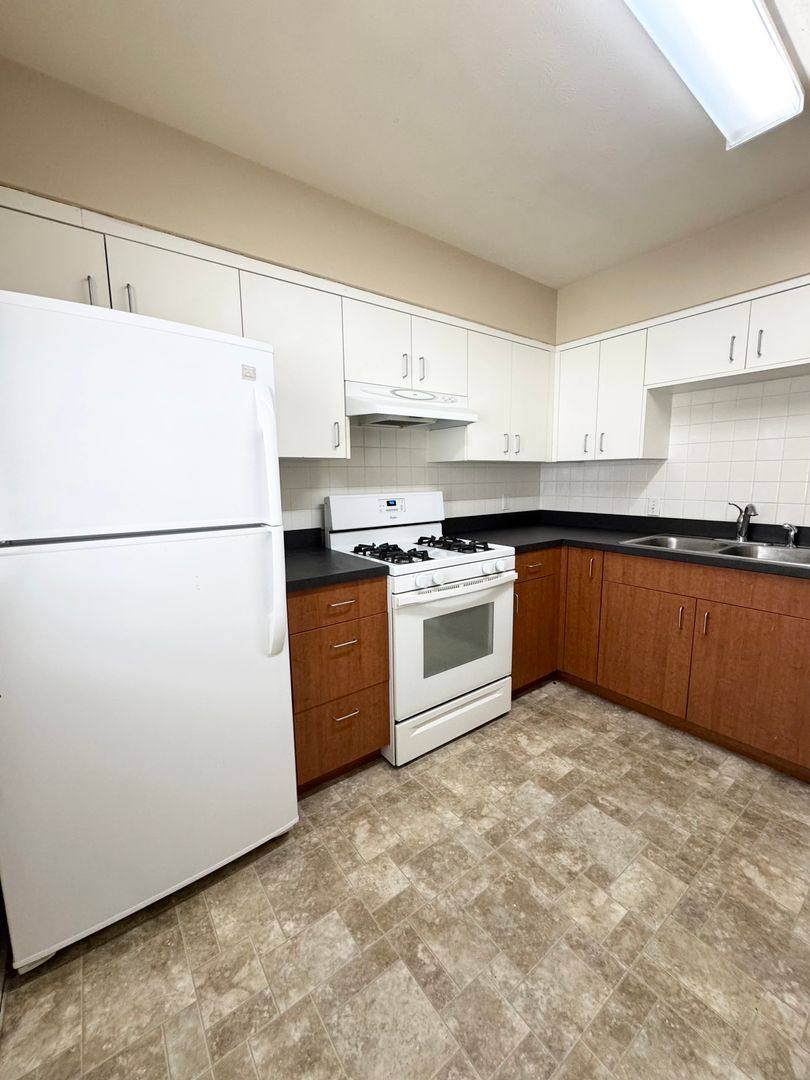 Apartment for rent at 4802 Underwood Ave, Omaha, NE 68132