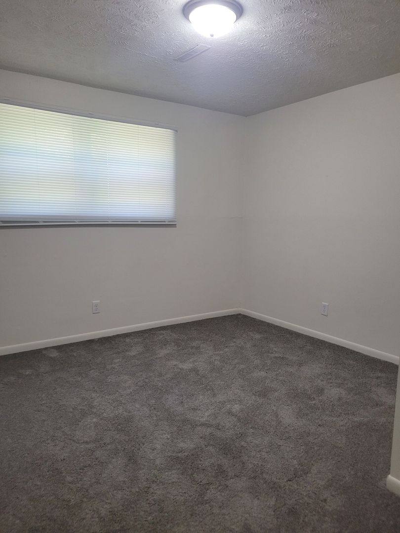 House for rent at 4874 Robin Dr, Omaha, NE 68157
