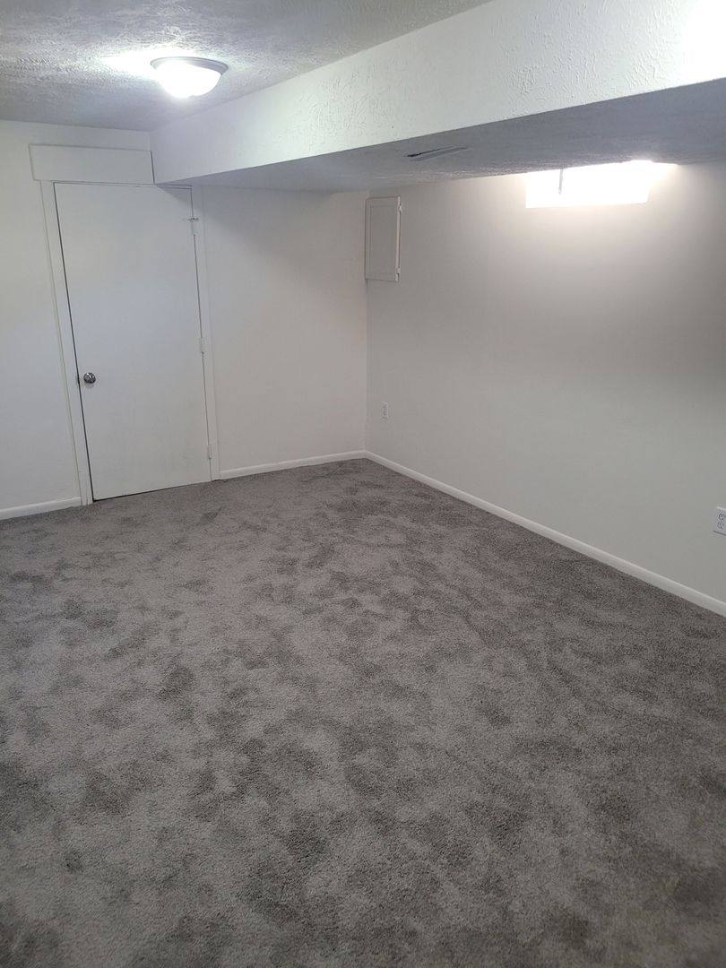 House for rent at 4874 Robin Dr, Omaha, NE 68157