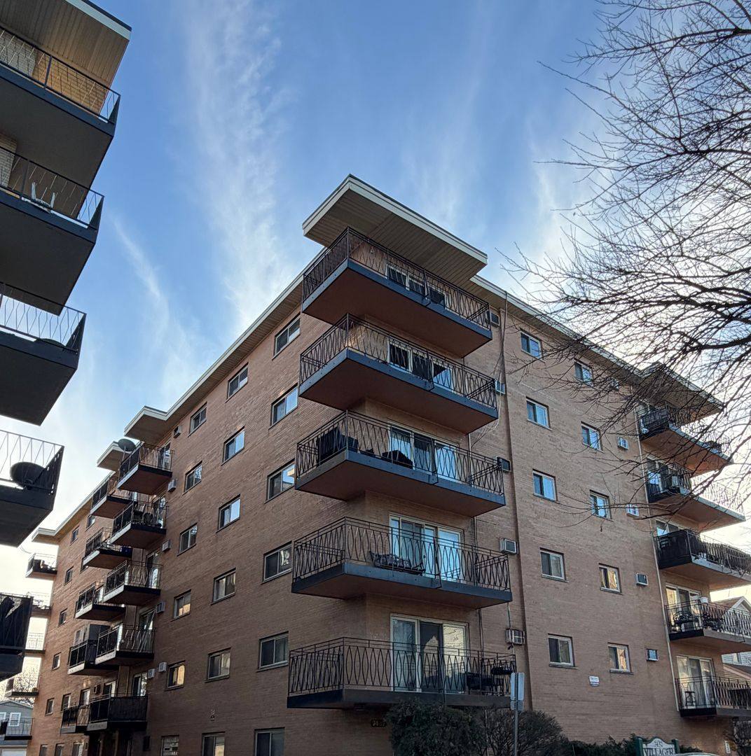 Condo for rent at 7432 Washington St #604, Forest Park, IL 60130