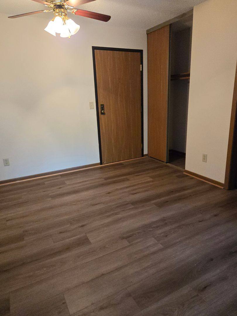 Apartment for rent at 911 6th Ave NE, Buffalo, MN 55313