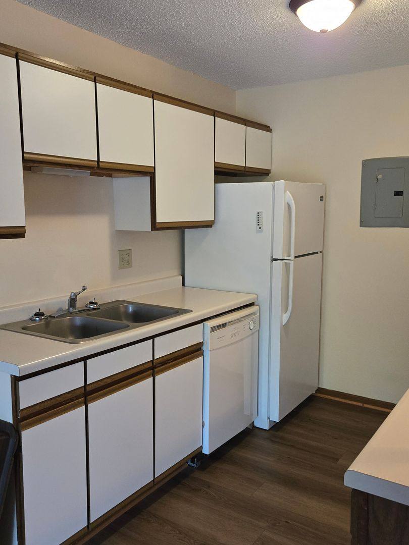 Apartment for rent at 911 6th Ave NE, Buffalo, MN 55313