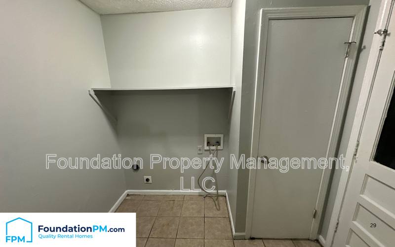 House for rent at 5043 Bowdoin Dr, Memphis, TN 38127