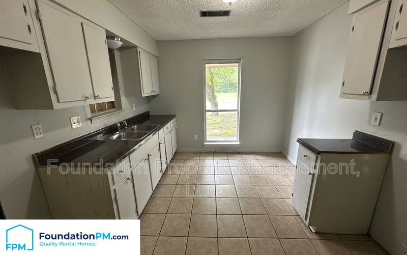 House for rent at 5043 Bowdoin Dr, Memphis, TN 38127