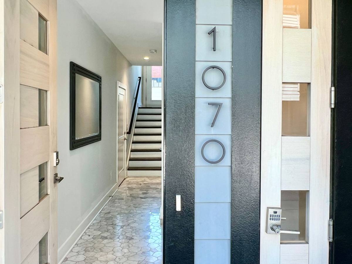 Townhouse for rent at 1070 Kenilworth Ave, Charlotte, NC 28204