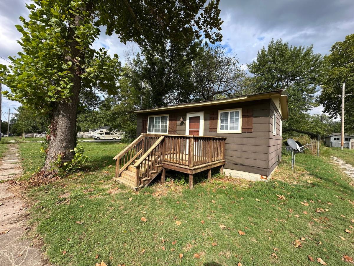 House for rent at 313 N Kentucky St, Carterville, MO 64835