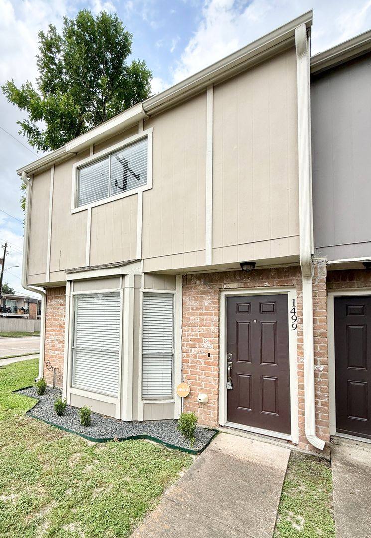 Townhouse for rent at 1477-1497 Springrock Lane, Houston, TX 77055