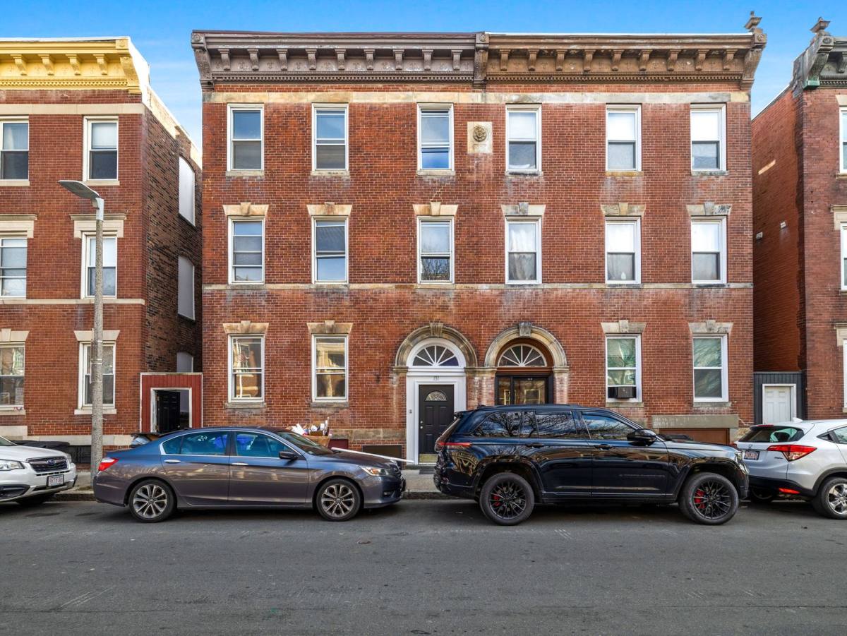 Townhouse for rent at 130 Cottage St #2, East Boston, MA 02128