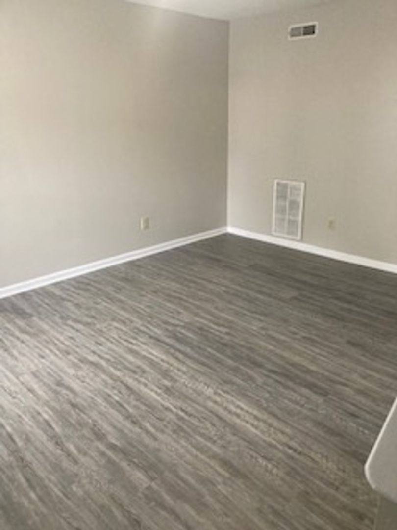 Townhouse for rent at 1110 Park St #L, Elizabeth City, NC 27909