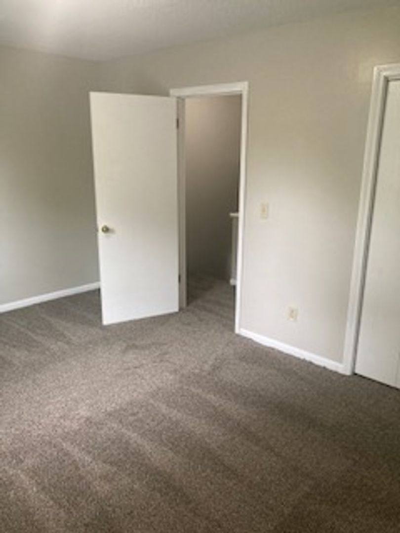 Townhouse for rent at 1110 Park St #L, Elizabeth City, NC 27909