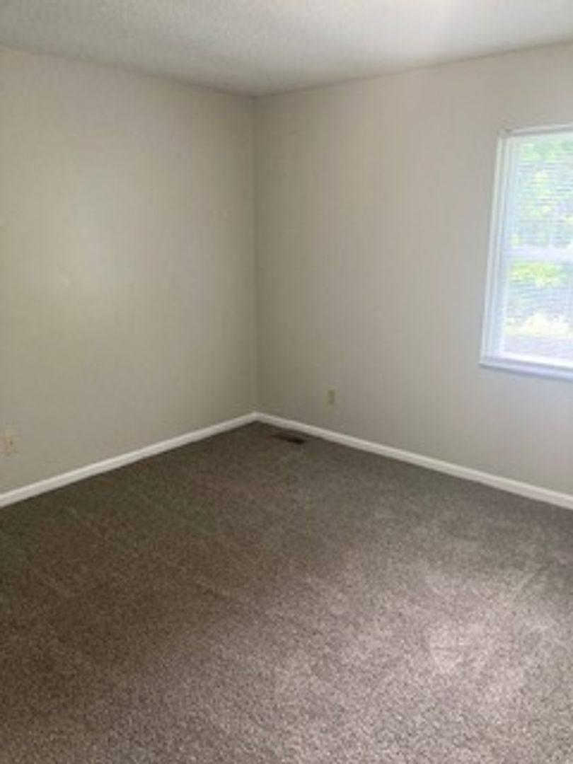 Townhouse for rent at 1110 Park St #L, Elizabeth City, NC 27909