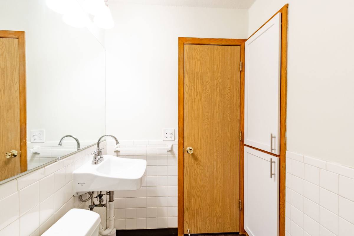 Apartment for rent at 2300 Aldrich Ave S, Minneapolis, MN 55405
