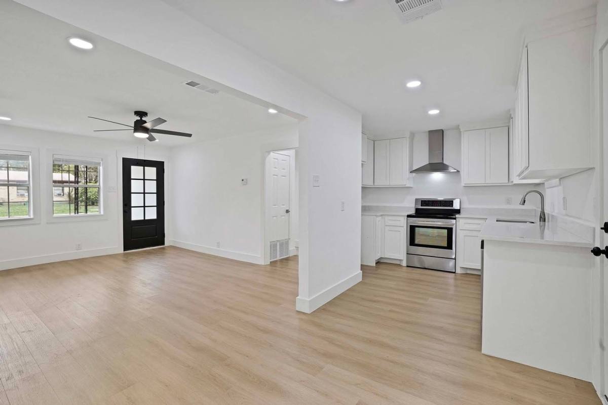 House for rent at 1520 Valley View St, Mesquite, TX 75149