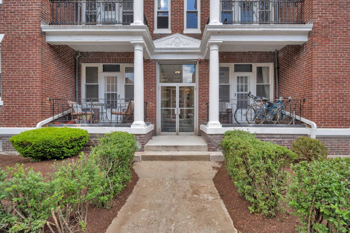 House for rent at 325 Summit Ave #102, Brighton, MA 02135