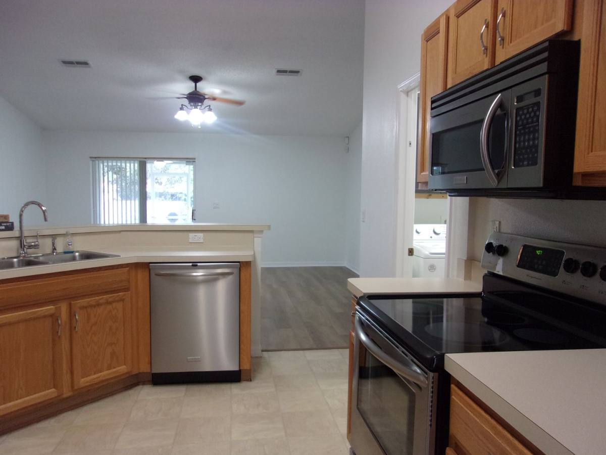House for rent at 14237 Spring Hill Dr, Spring Hill, FL 34609