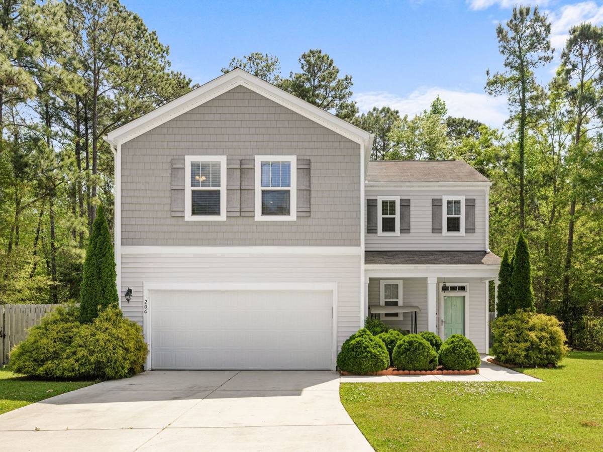 House for rent at 206 J Belton Court, Sneads Ferry, NC 28460