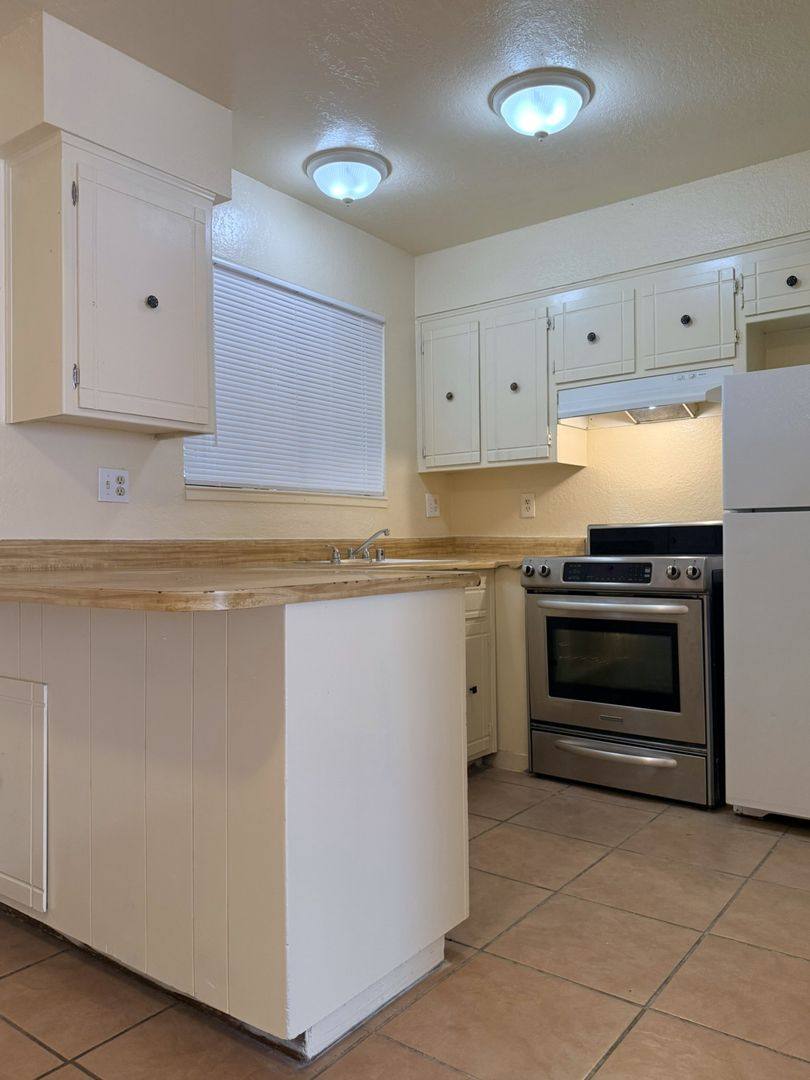 Apartment for rent at 2591 - 2597 Glen Ave, Merced, CA 95340