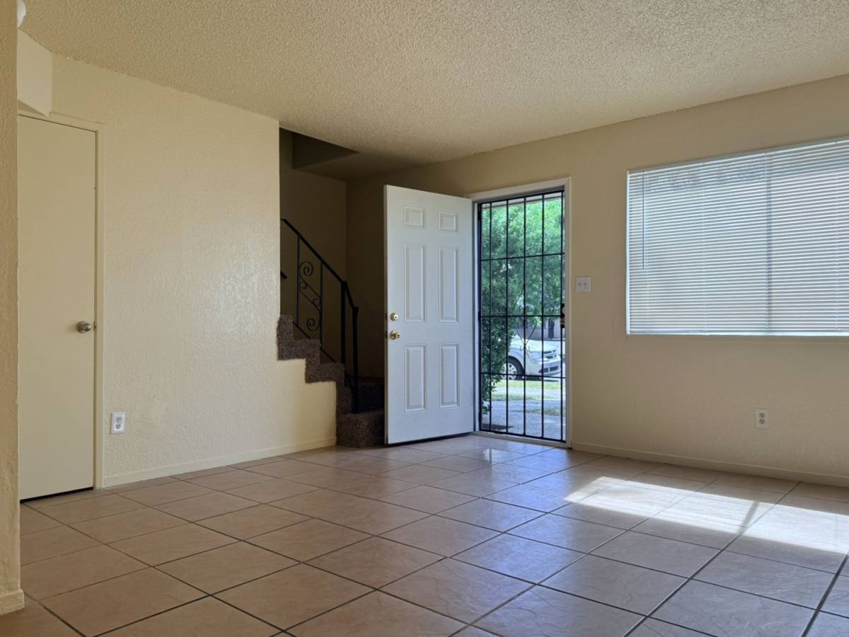 Apartment for rent at 2591 - 2597 Glen Ave, Merced, CA 95340