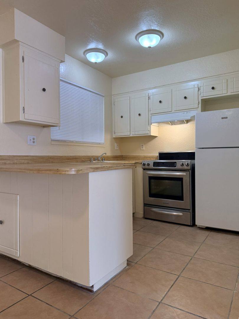 Apartment for rent at 2591 - 2597 Glen Ave, Merced, CA 95340